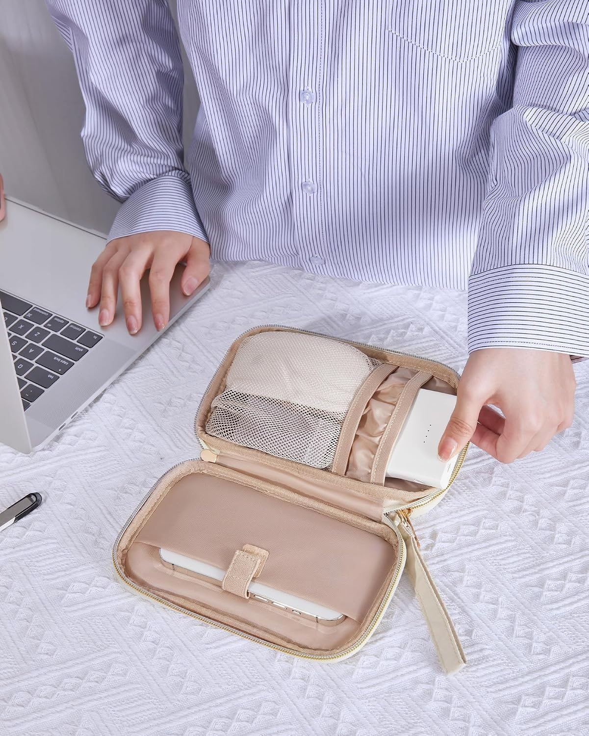 image:imageBAGSMART Electronic Cord Cable Organizer Travel Bag Case Double Layers Tech Electronic Bag Essentials for Charger Cable Phone Flash drive BeigeDouble Layer Quilted Beige